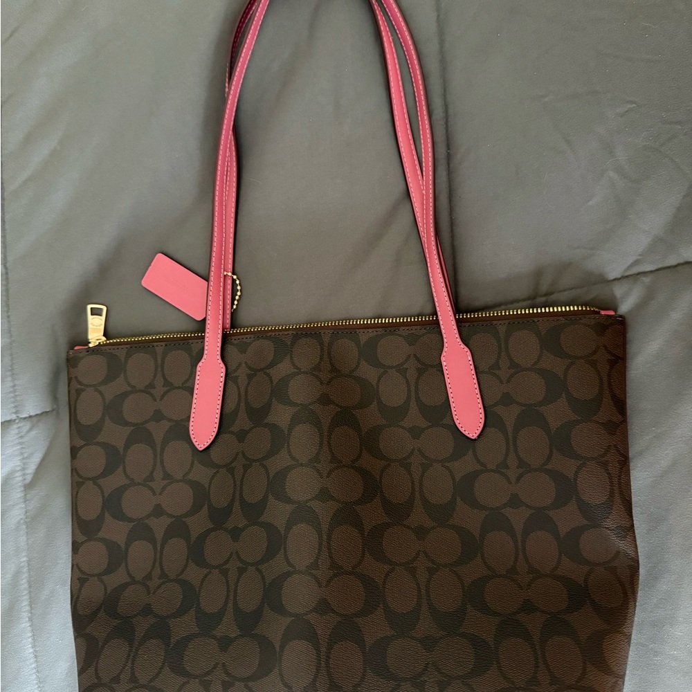 Coach Zip Tote In Signature Canvas with Rouge Horse and Sleigh - Picture 2 of 11